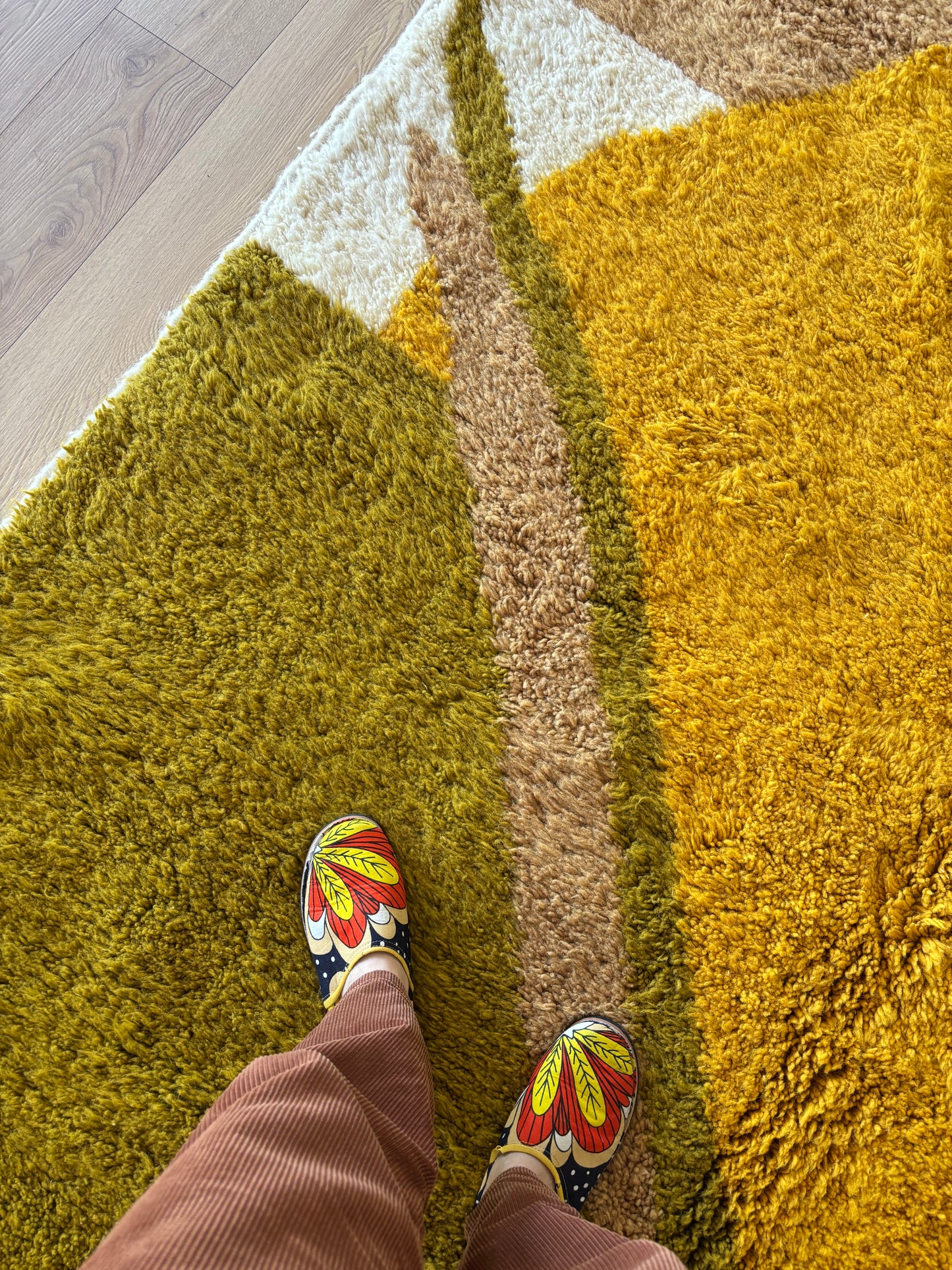Beni Ouarain Moroccan Colorful Rug (914) 290x215cm - Crème Brûlée