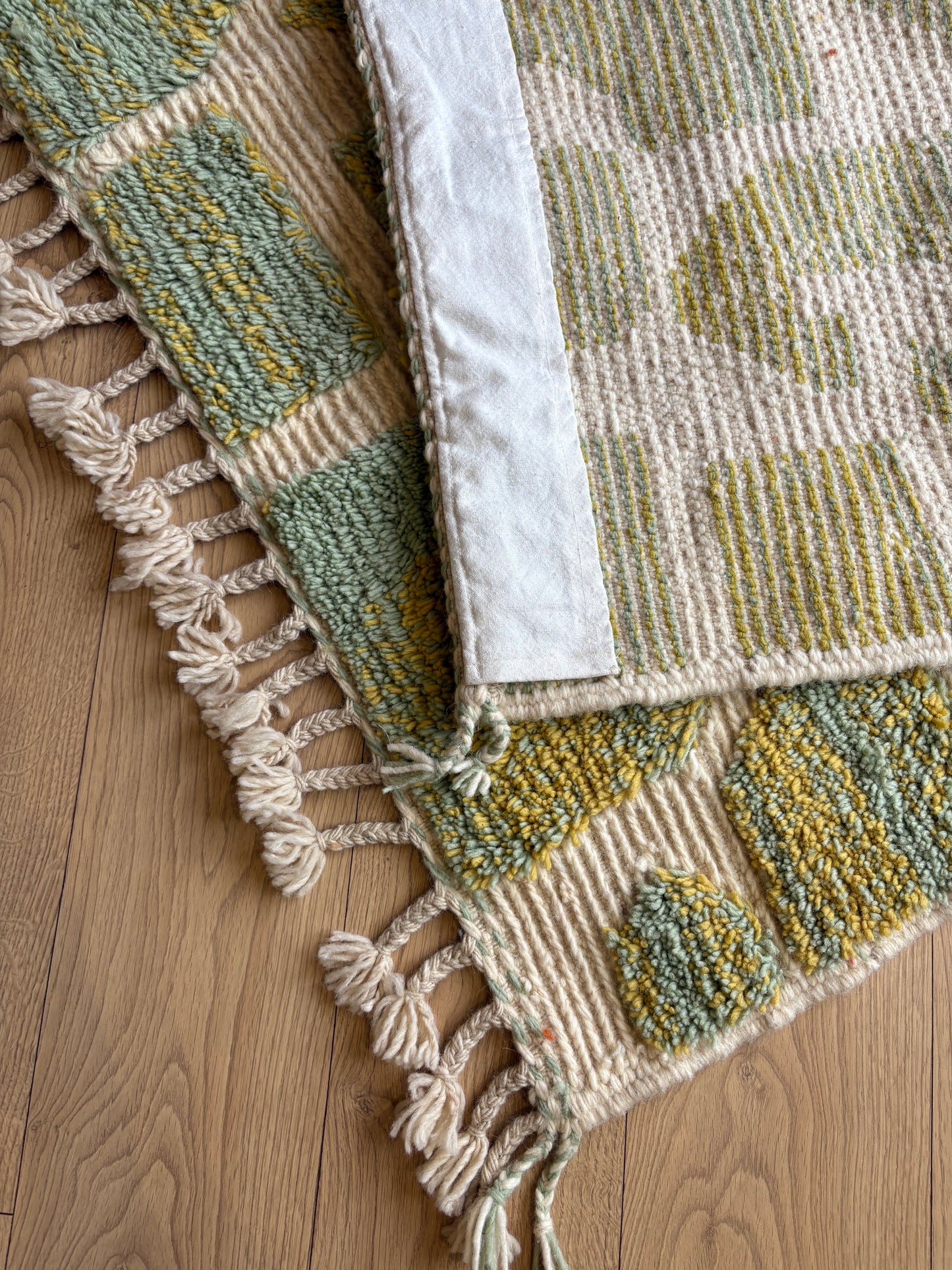 Wall Hanging Moroccan Rug (996) 147x103cm - Apple