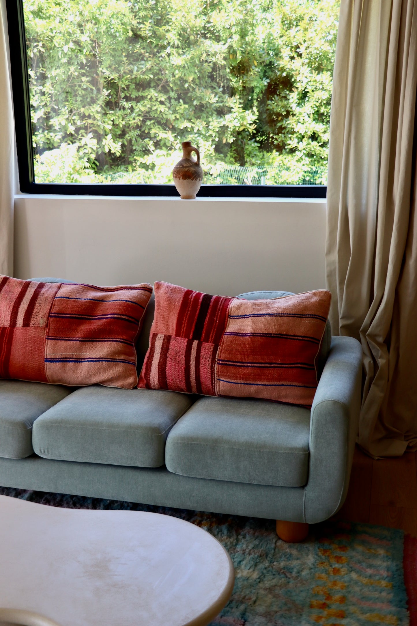 Coussin marocain en laine rose - 75x50cm