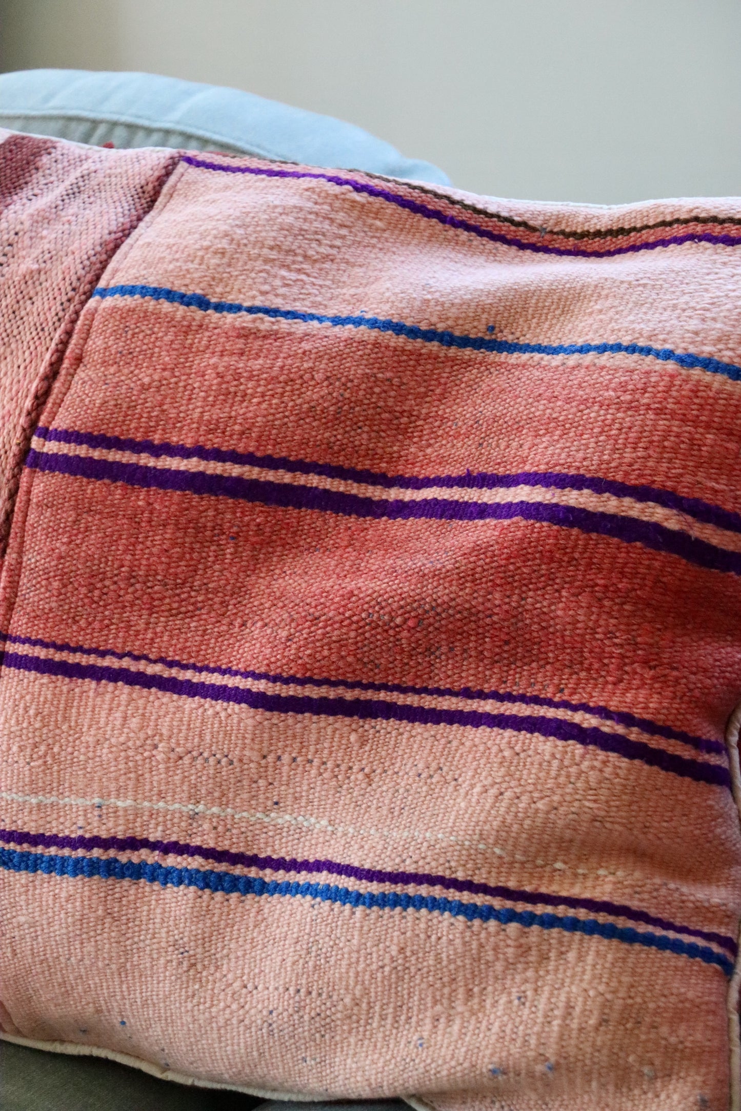 Coussin marocain en laine rose - 75x50cm
