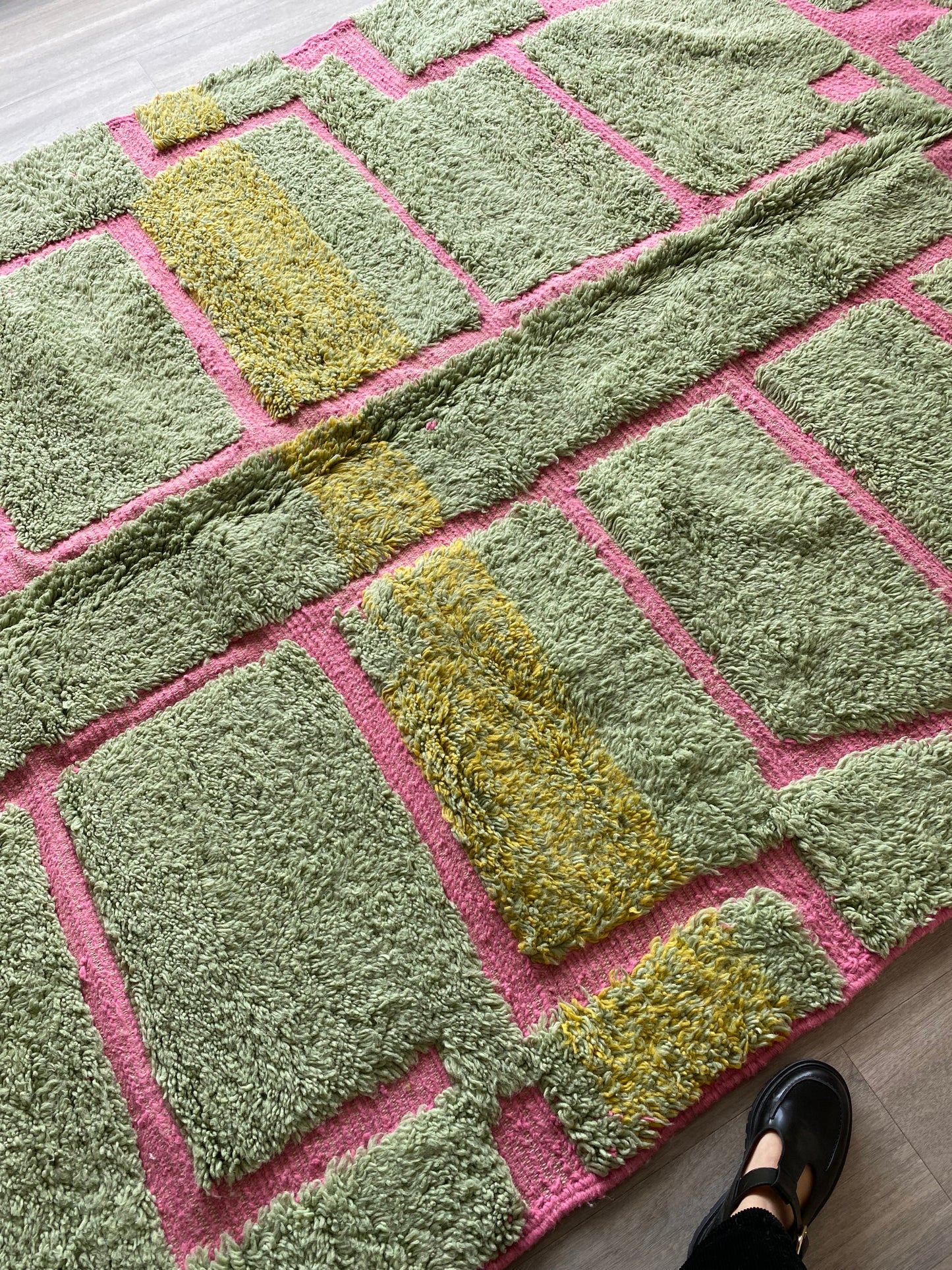 Tapis Beni Ouarain coloré (671) 350x212cm - Pink & green