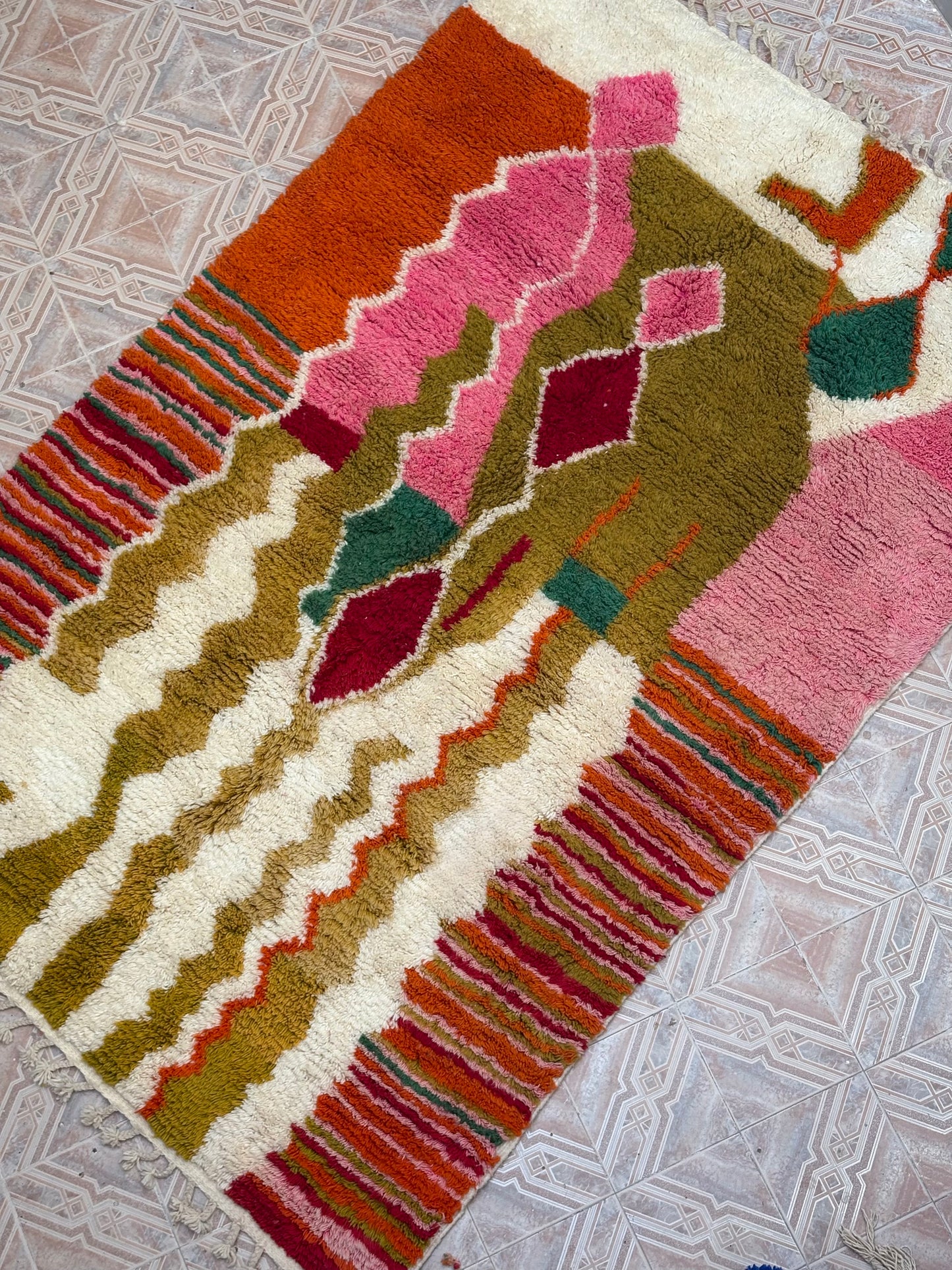 Beni Ouarain Moroccan Colorful Rug (965) 315x210cm - Olive green