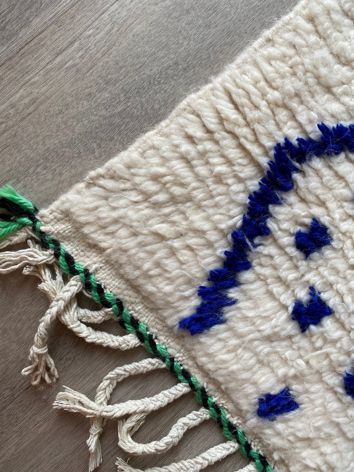 White and Blue Berber Wool Rug (530) 285x190cm