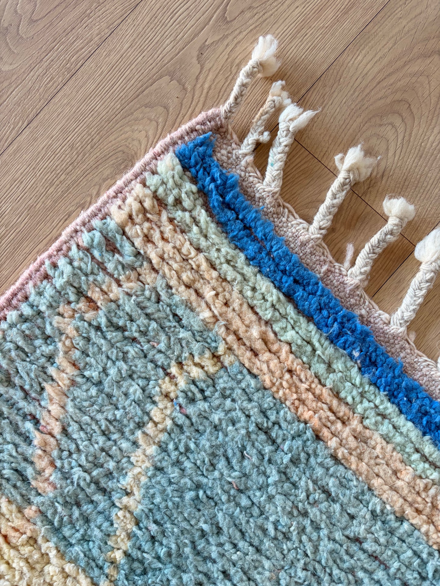 Tapis Boujaad coloré (1272) 256x153 - Theo