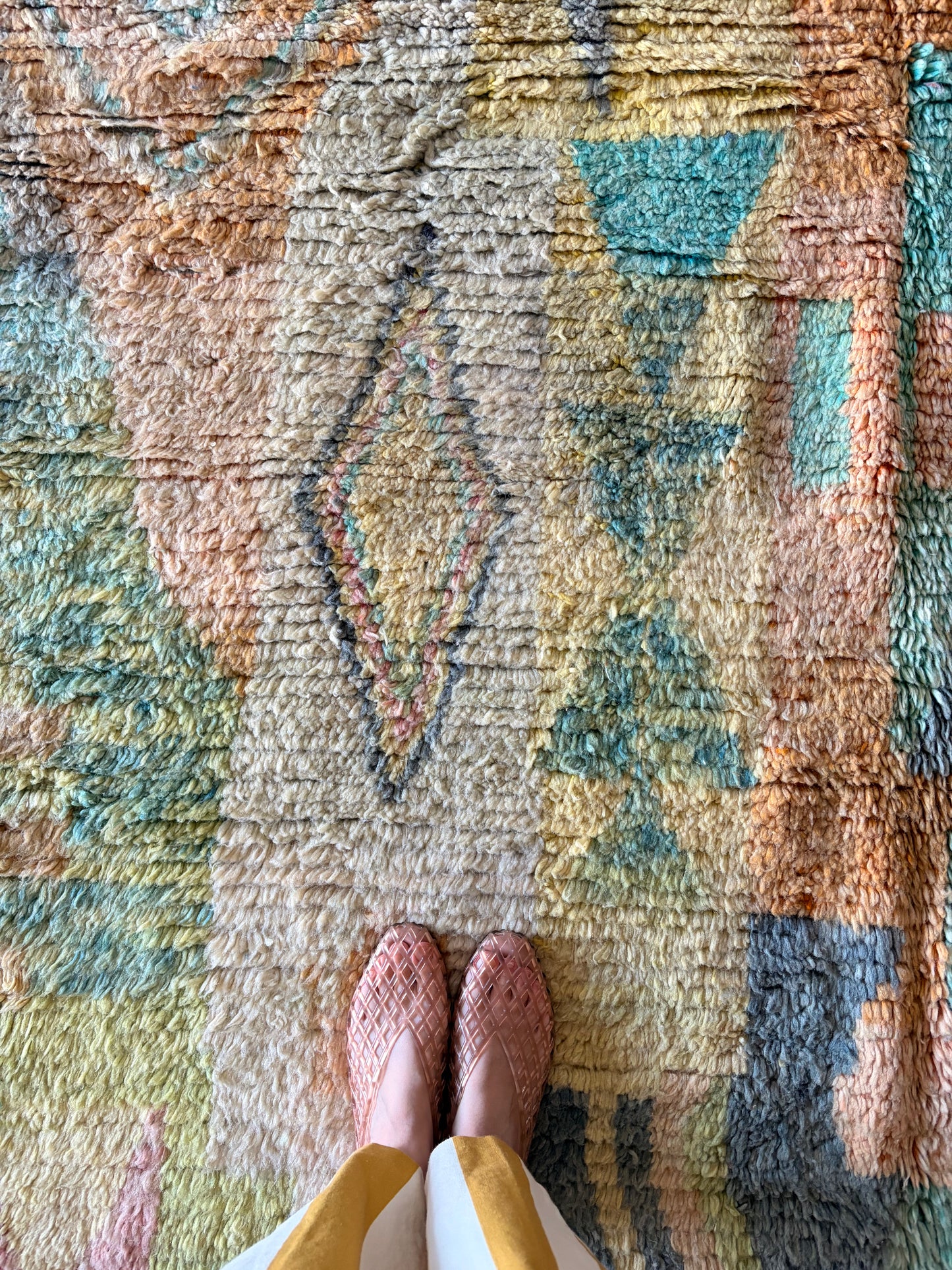 Tapis Boujaad coloré (1277) 306x190 - Basil Smash