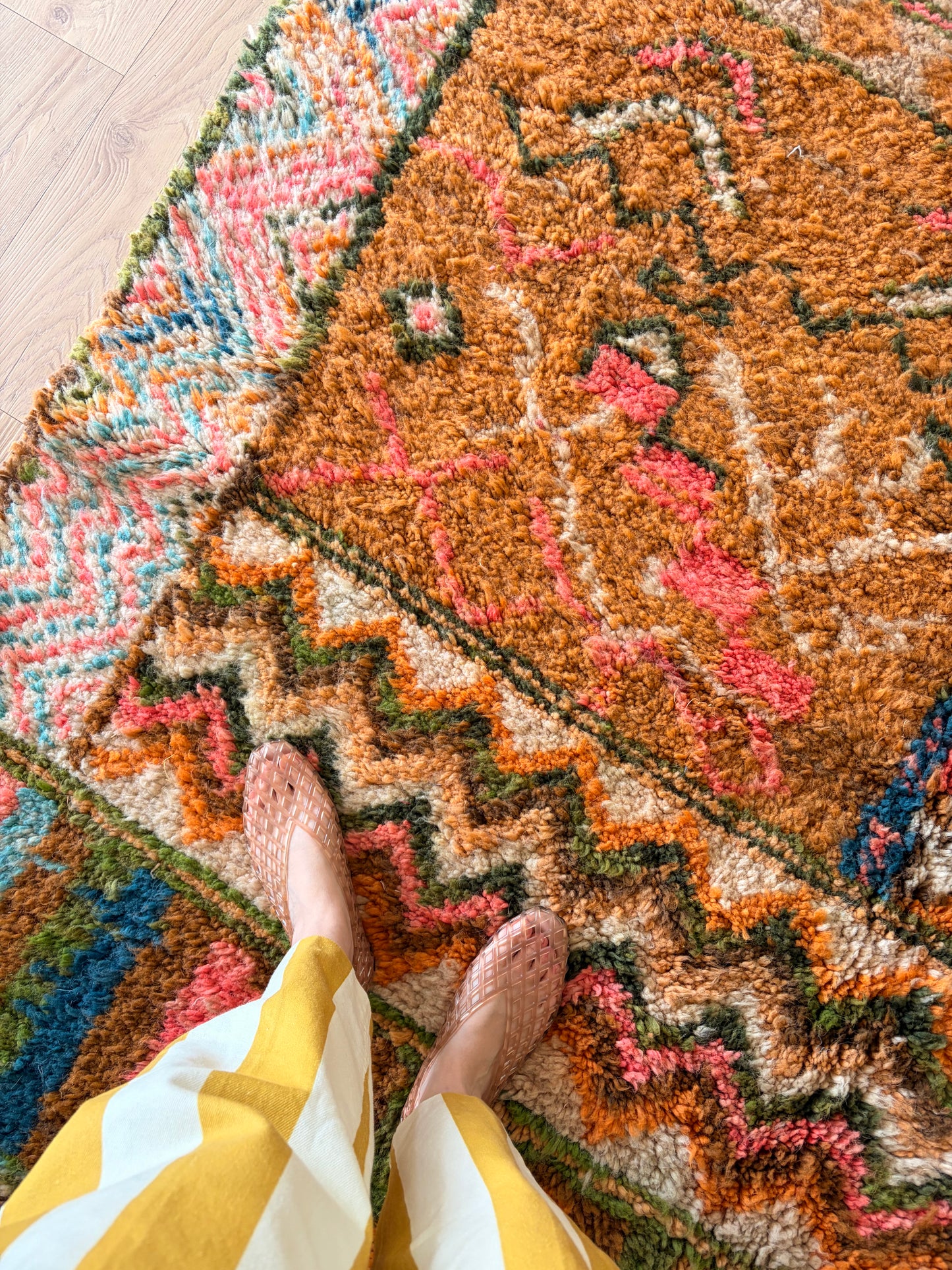 Tapis Beni Ouarain coloré (1293) 302x205cm - Flower Fields Brown