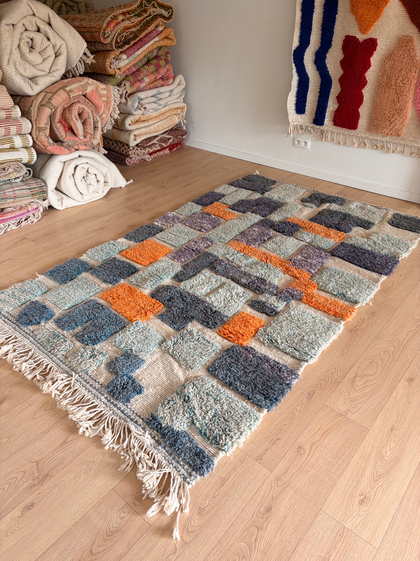 Tapis Beni Ouarain coloré (1251) 250x157cm - Rain Clouds