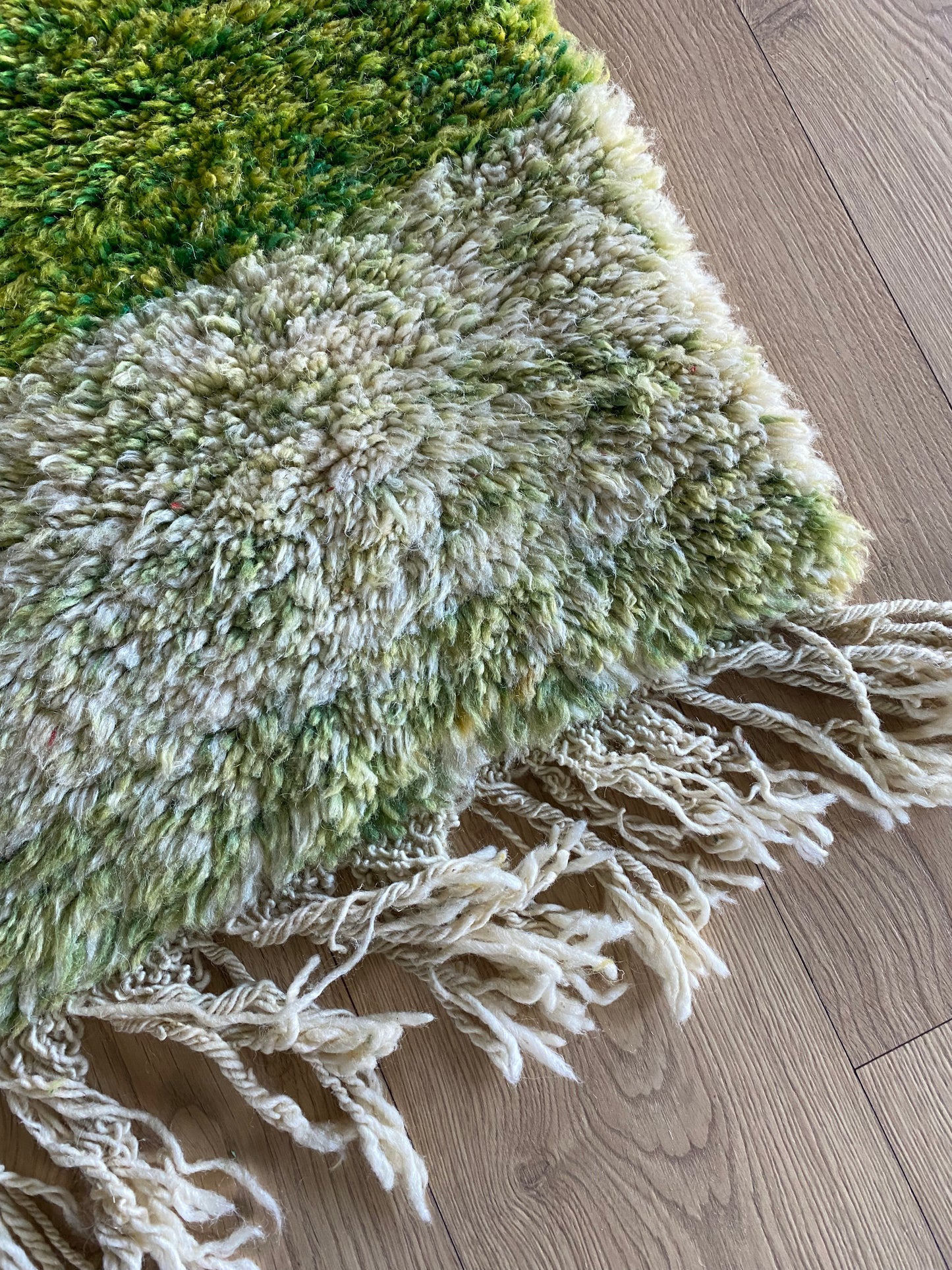 Beni Ouarain Marokkaans kleurrijk tapijt (1020) 300x200cm - Chartreuse