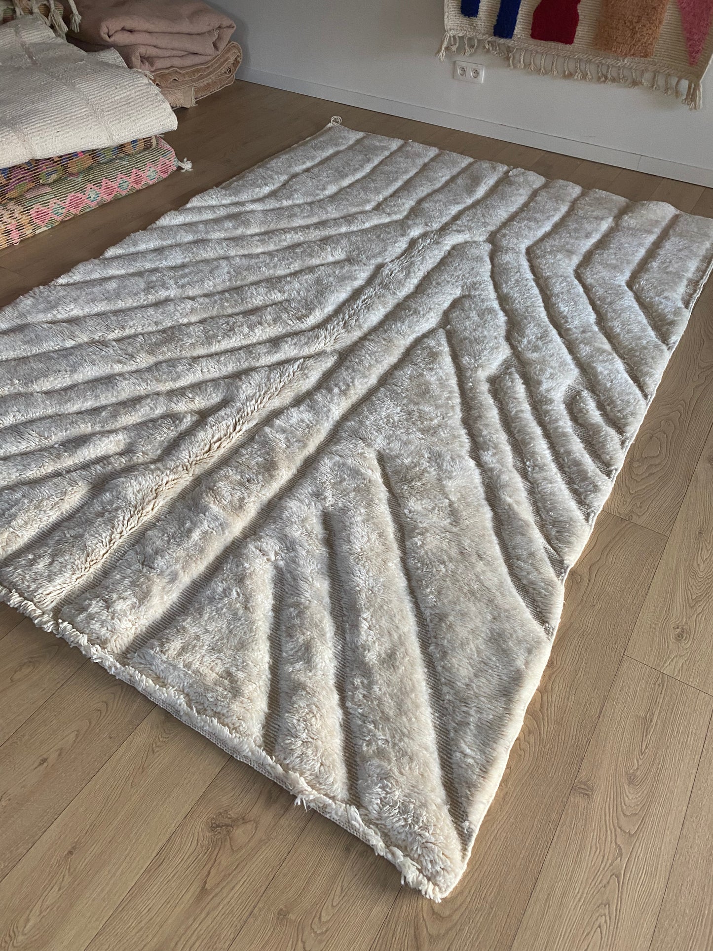 Mrirt Moroccan Rug (1068) 293x201cm - Lightning