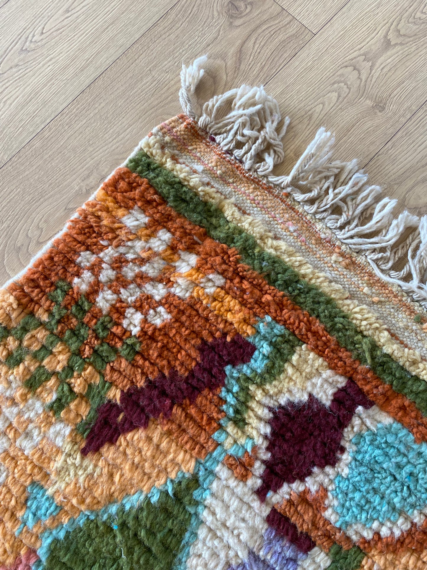 Boujaad Marokkaans kleurrijk tapijt (1119) 307x190 - Ellie