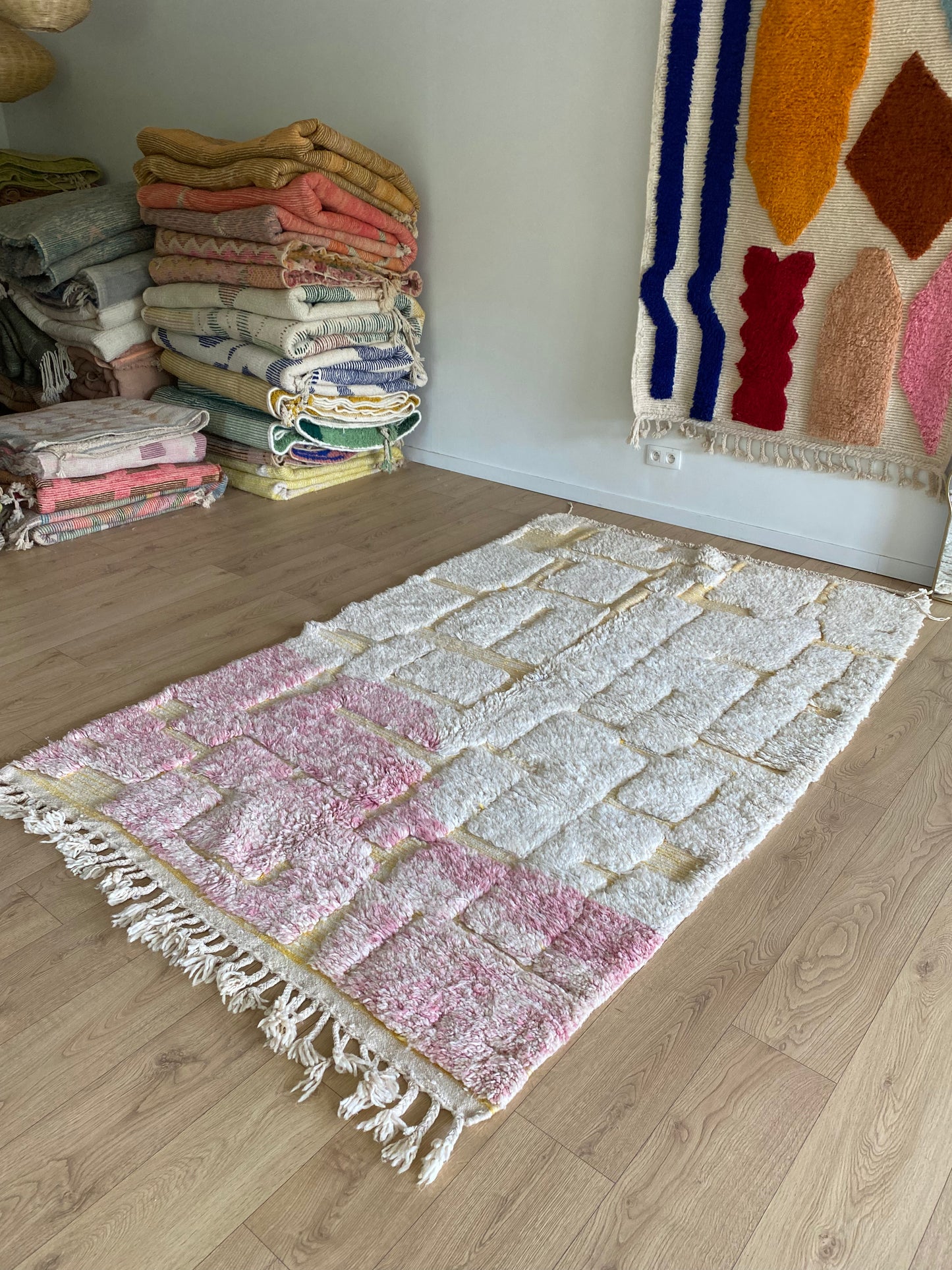 Beni Ouarain Moroccan Colorful Rug (1216) 247x156cm - Bubblegum