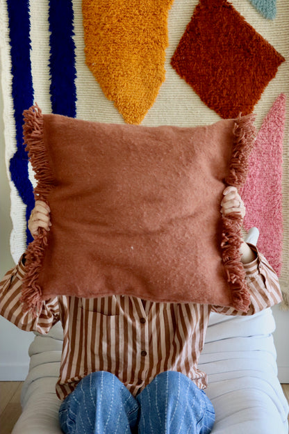 Marokkaans wollen kussen met kwastjes - Blauw/roze/oranje/geel/terracotta