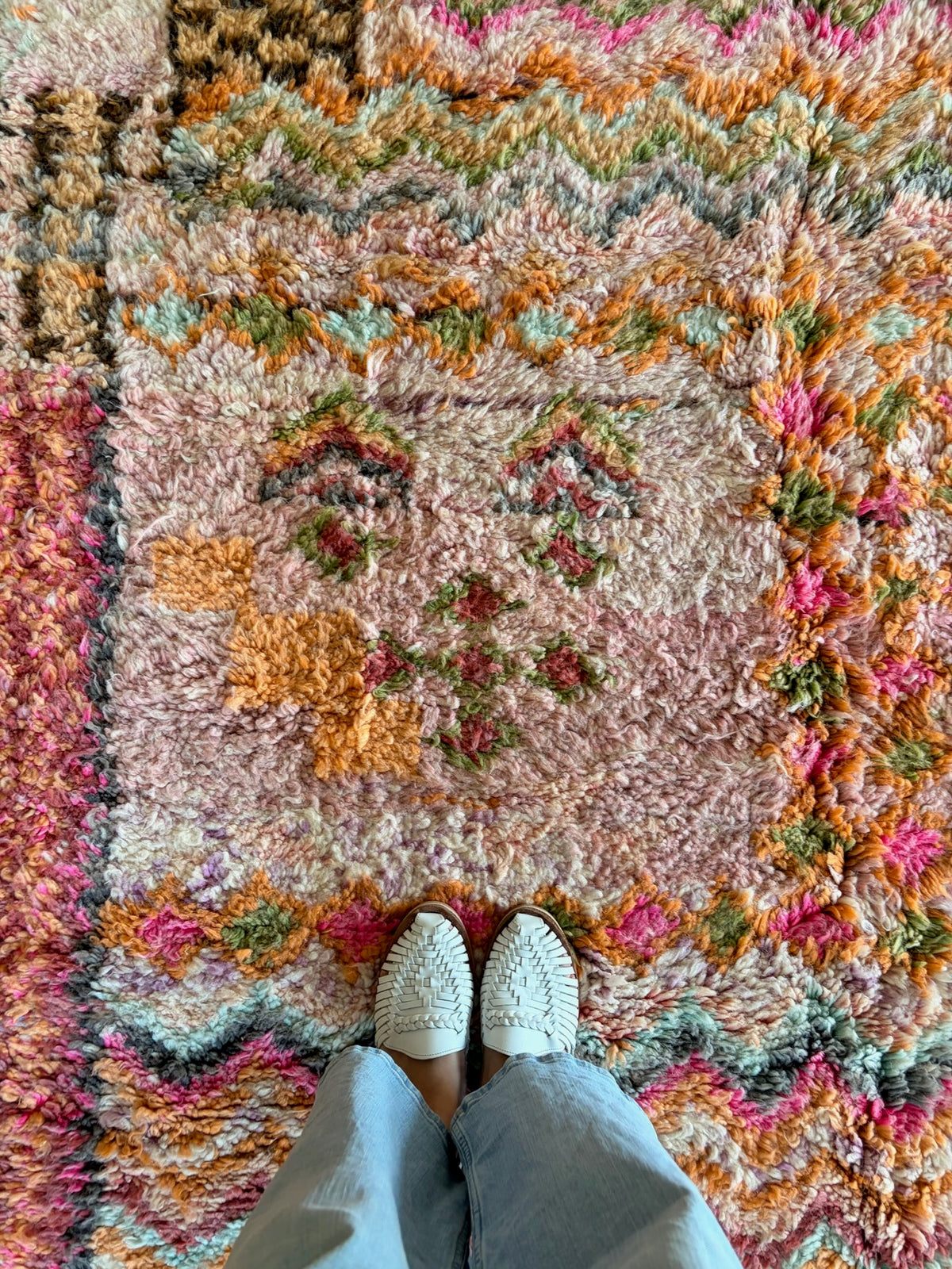 Tapis Beni Ouarain coloré (1289) 307x190cm - Flower Fields Pink
