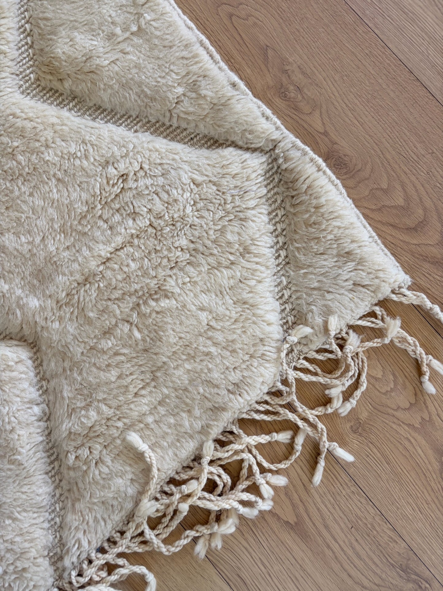 Mrirt Moroccan Rug (1233) 308x207cm - White Sand