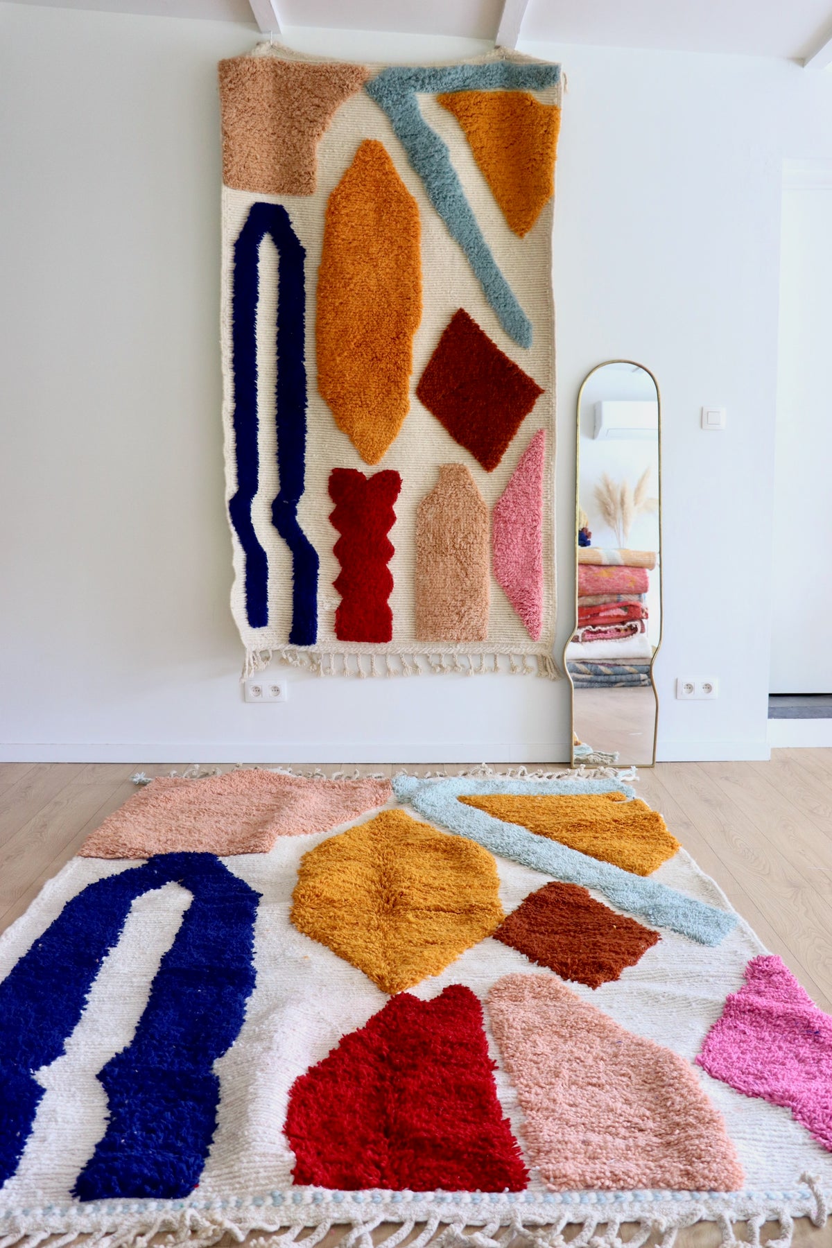 Beni Ouarain Moroccan Colorful Rug (1262) 252x158cm - Logo