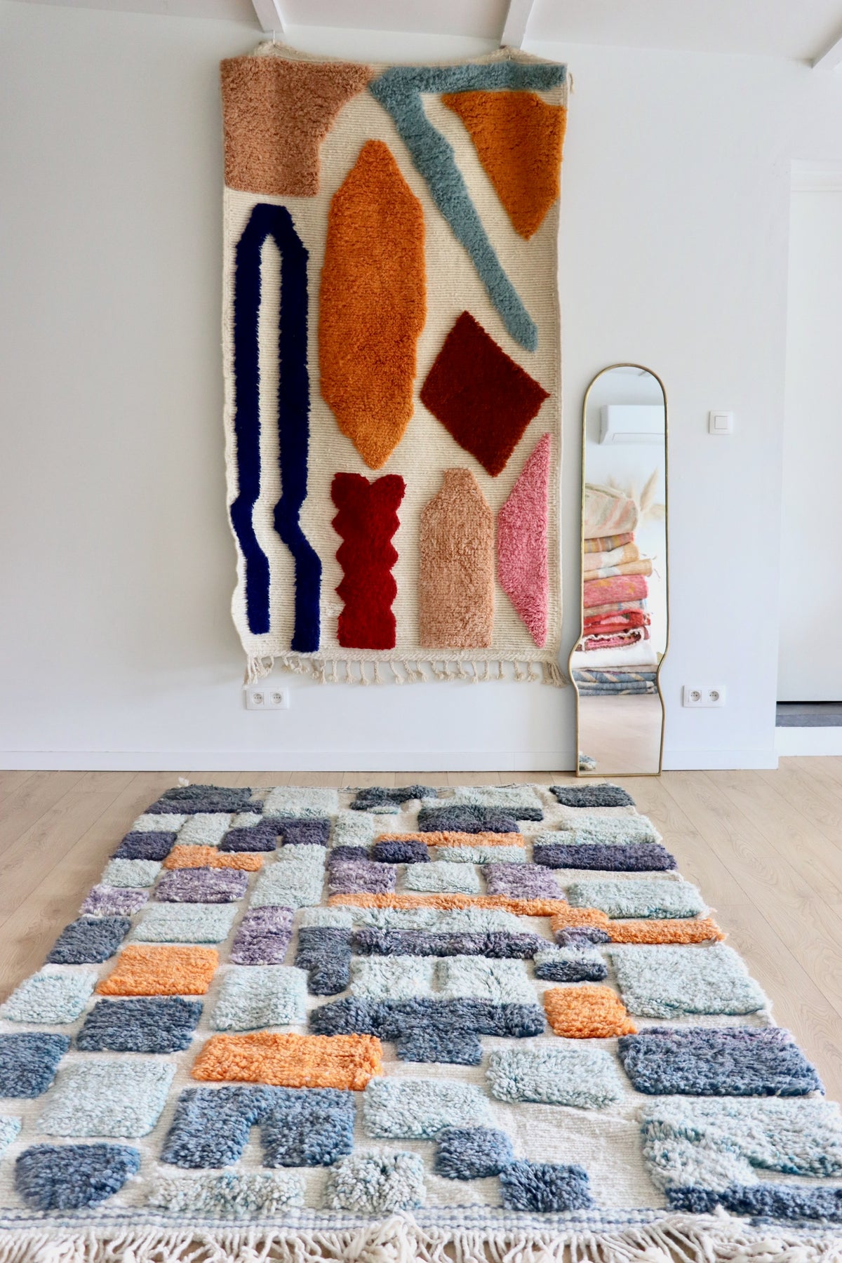 Tapis Beni Ouarain coloré (1251) 250x157cm - Rain Clouds