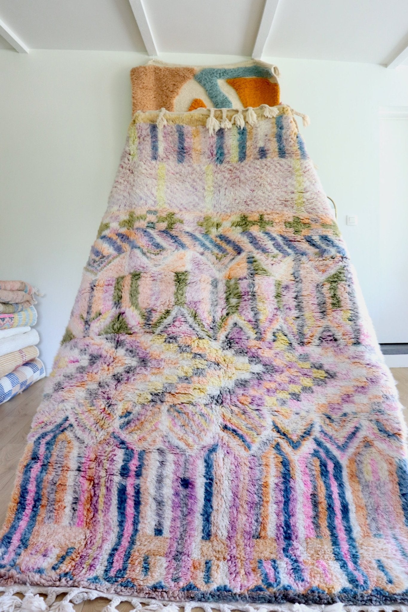 Beni Ouarain Moroccan Colorful Rug (1102) 253x158cm - Pastel Pink - Tree of Colors