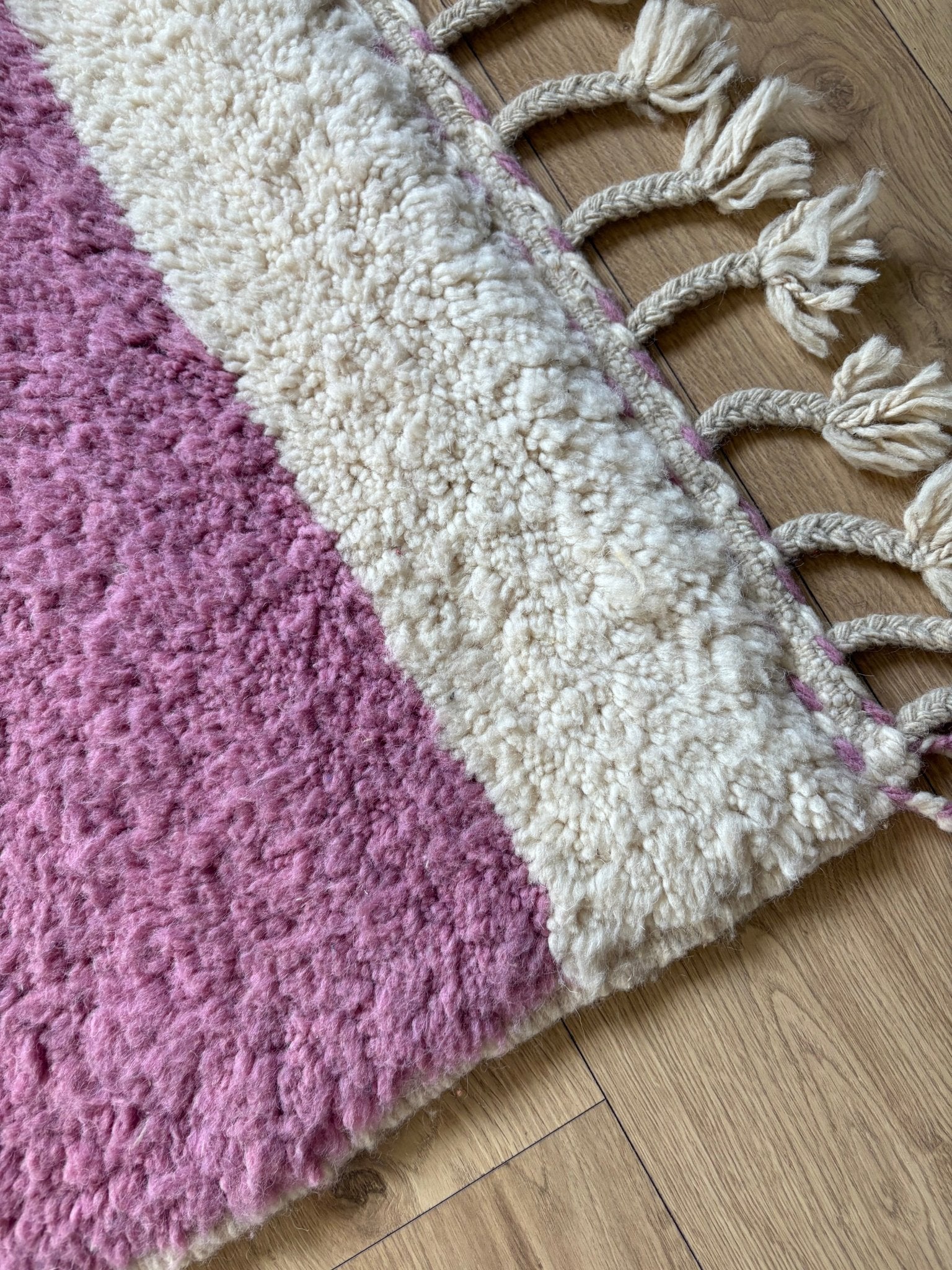 Beni Ouarain Moroccan Colorful Rug (808) 239x155cm - Lavender - Tree of Colors