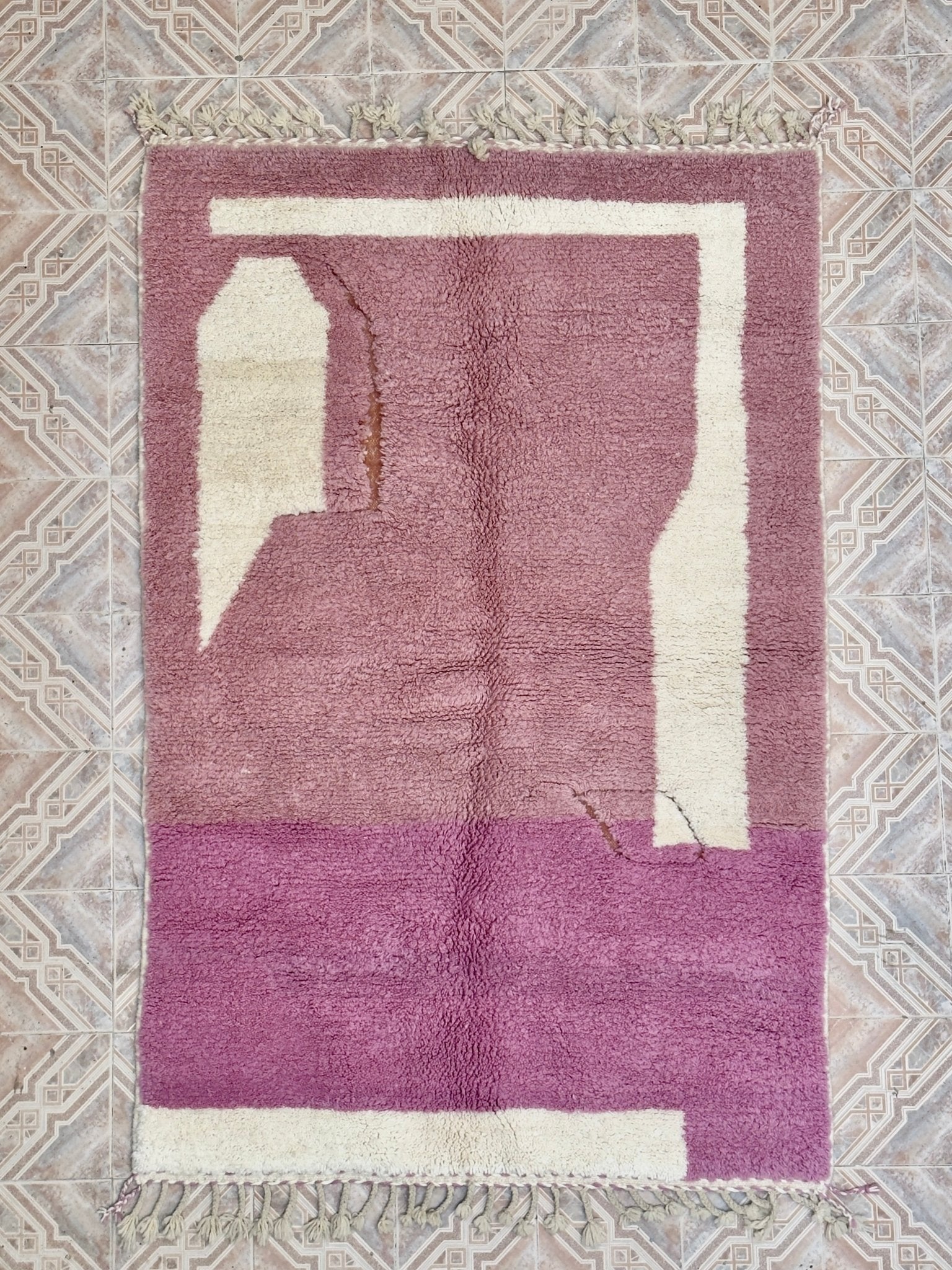 Beni Ouarain Moroccan Colorful Rug (808) 239x155cm - Lavender - Tree of Colors