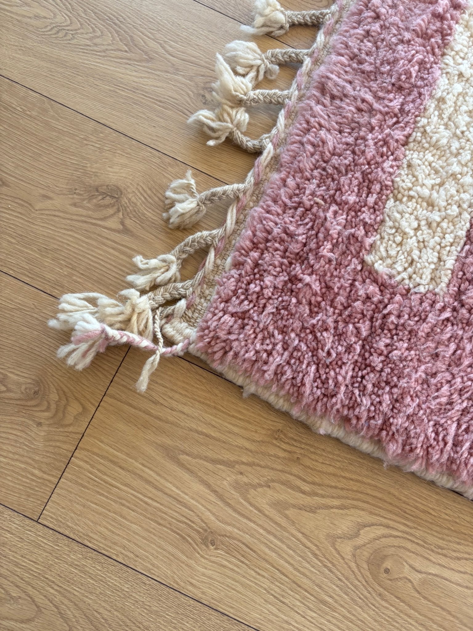 Beni Ouarain Moroccan Colorful Rug (808) 239x155cm - Lavender - Tree of Colors