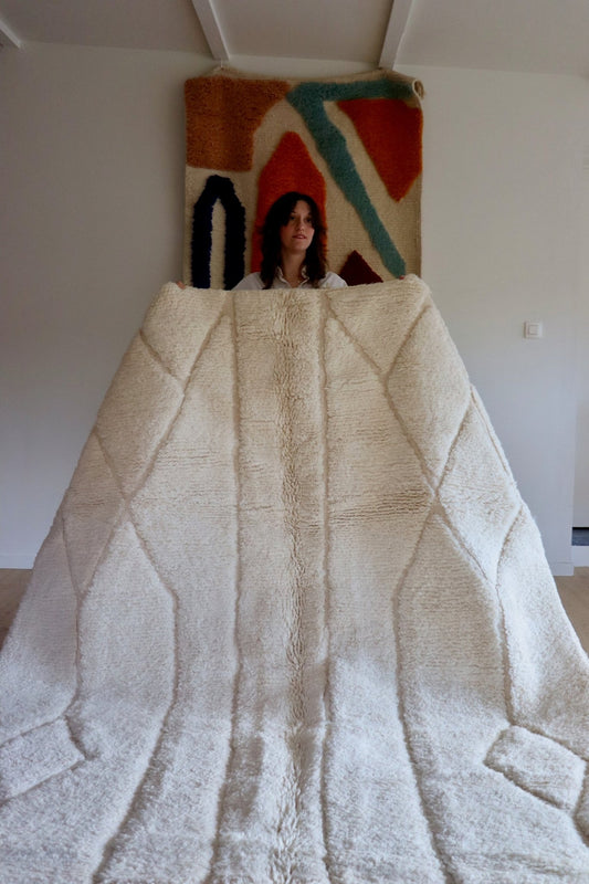 Beni Ouarain Moroccan White Rug (1067) 301x208cm - Timeless - Tree of Colors