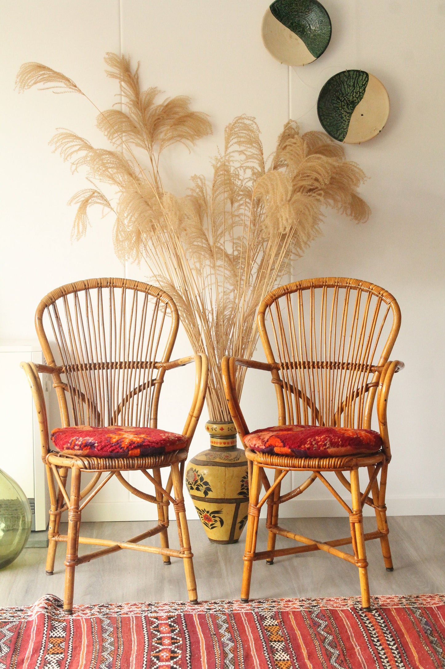 Ensemble de 2 authentiques chaises en rotin Audoux-Minet des années 60