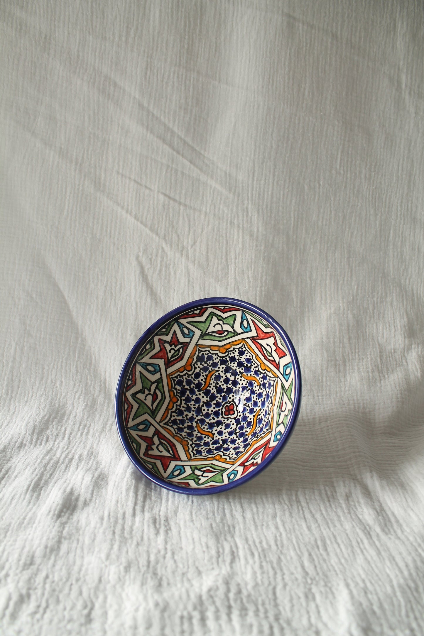 Petit bol en céramique, céramique peinte à la main à Fes, Maroc