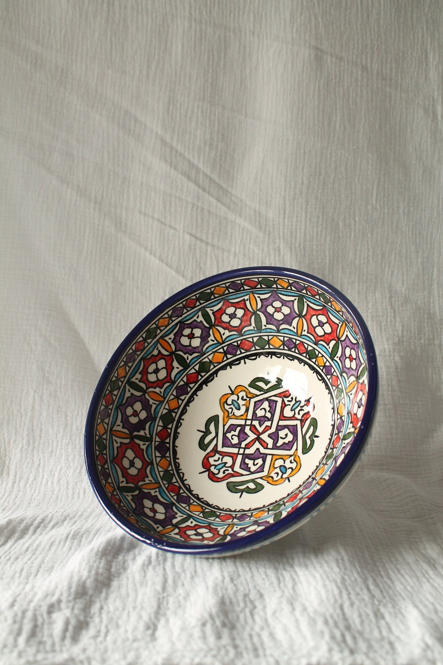 Grand bol en céramique, céramique peinte à la main à Fes, Maroc