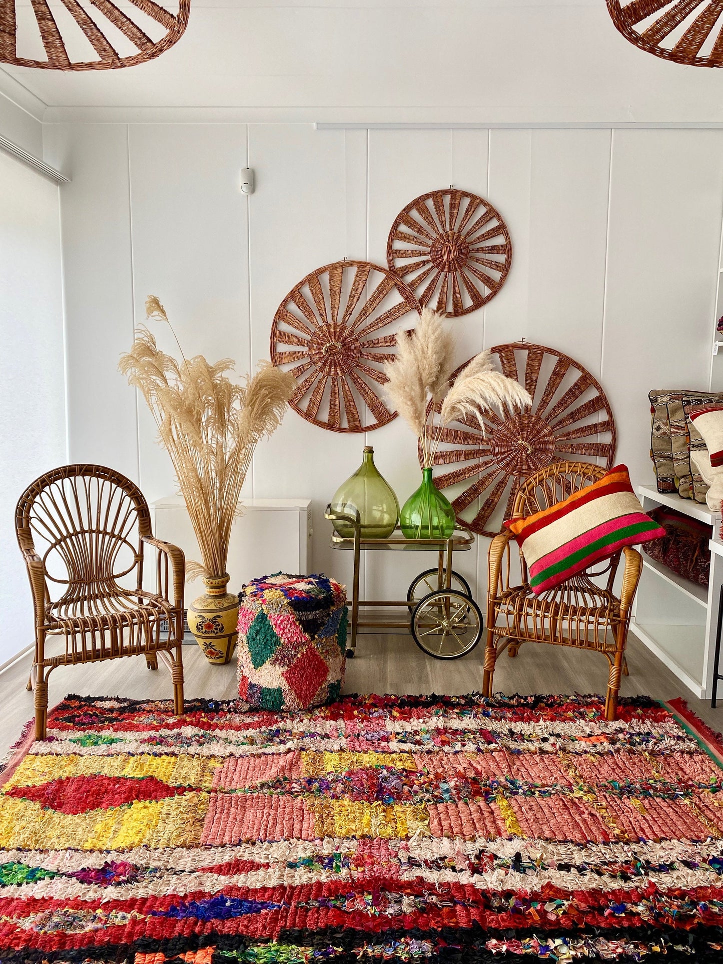 Berber Cotton Pouf (13), Rainbow pouf with wooden structure
